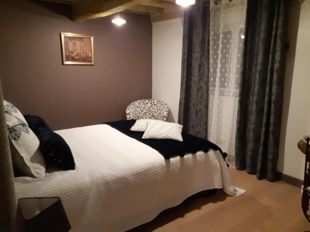 Agreables Chambres D'Hotes Dans Maison Xviiie Vineuil  Екстер'єр фото